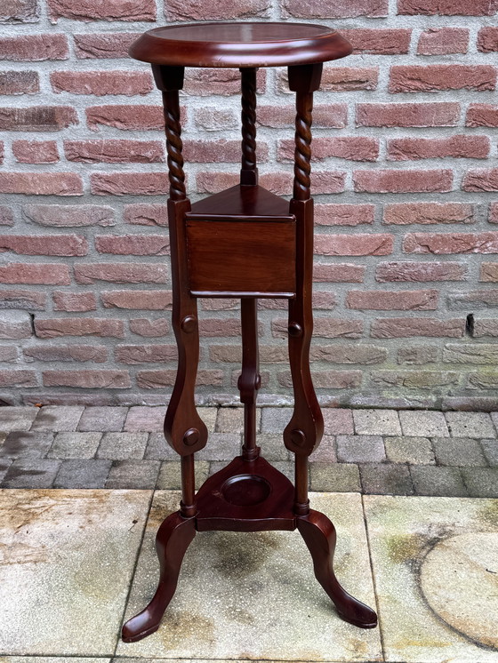 Image 1 of Table d'appoint en teck fin – une sculpture fonctionnelle