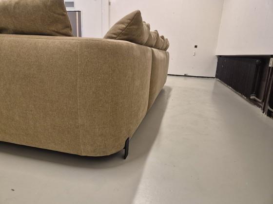 Image 1 of 30% DE DESCUENTO EN LA SALA DE EXPOSICIÓN - Sofá esquinero - Lamia - Ocre - Nuevo - Tendencia