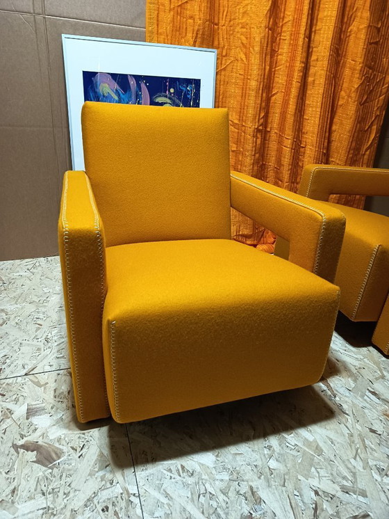 Image 1 of CASSINA Paire de fauteuils Utrecht 637 NEUF 2026 en laine KVARD Moutarde par Gerrit Rietveld