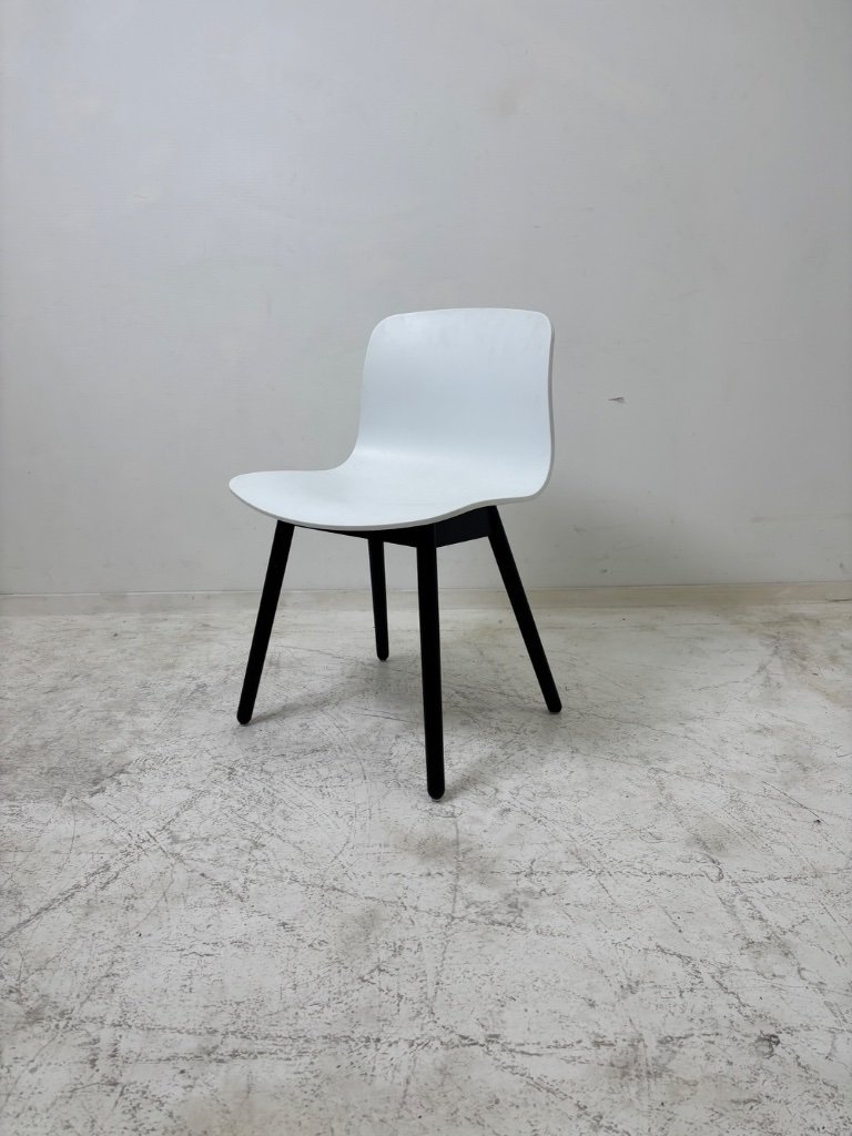 HAY AAC12 White Dining Chair | €125 | Whoppah
