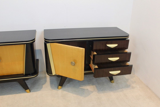 Paire de Tables de nuit hollandaises caractéristiques en bois, années 1950, Verre, Laiton (photo 6 sur 10)