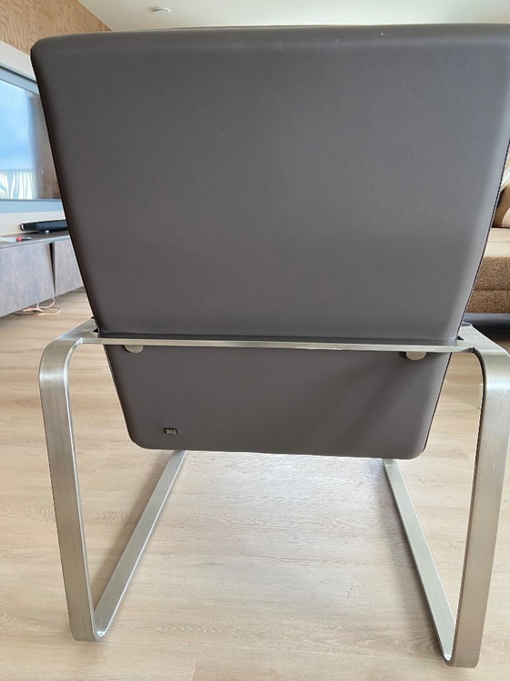 Bequemer Rolf Benz 568 Sessel zu verkaufen – Leder, Rostfreier Stahl (photo 2 of 5)