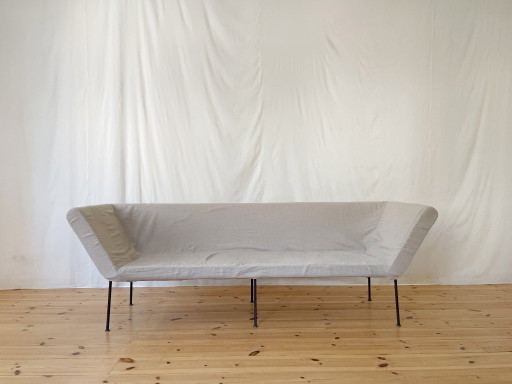 Sofa im Stil von Franz West Eisengestell Leinenbezug 235 cm, kein Original