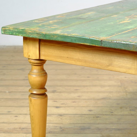 Image 1 of Kieferntisch mit alter Tischplatte
