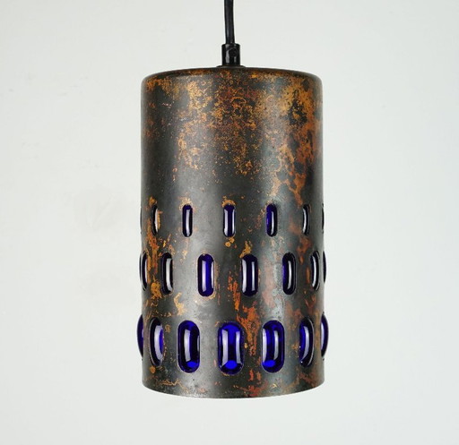 Lámpara colgante moderna de mediados de siglo en cobre flameado y vidrio azul, década de 1960