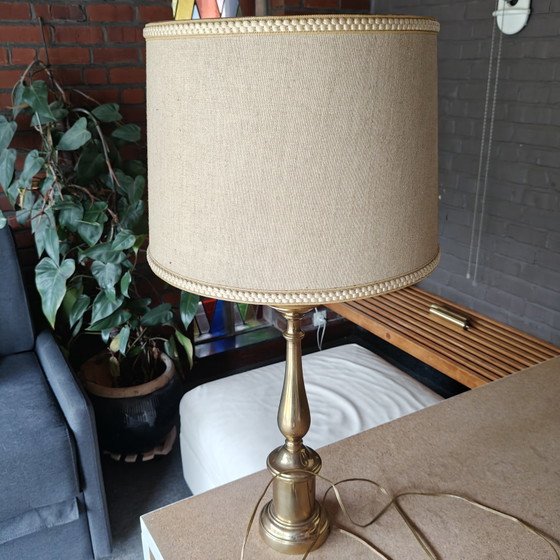 Image 1 of Vintage messing tafellamp met linnen kap – 80 cm