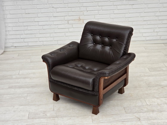 Image 1 of 1970er Jahre Skandinavischer Sessel, Braunes Möbelleder, Teakholzbeine