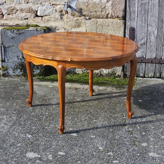 Image 1 of Franse vintage marqueterie eettafel - uitschuifbare kersenhouten tafel - Louis XV-stijl - jaren 80