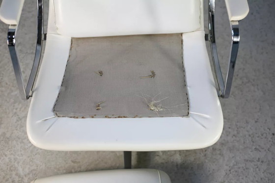 Image 1 of Poltrona girevole "Space Age" in acciaio e similpelle