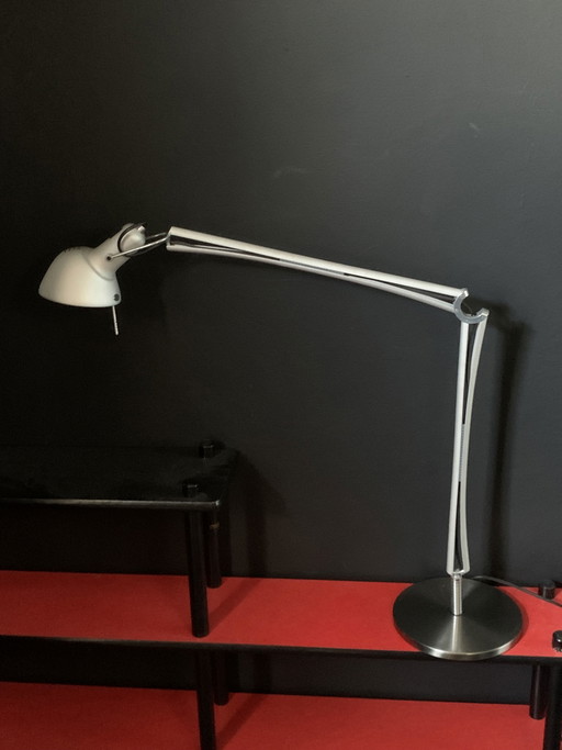 Lámpara de mesa Lumina Naomi de Yaacov Kaufman