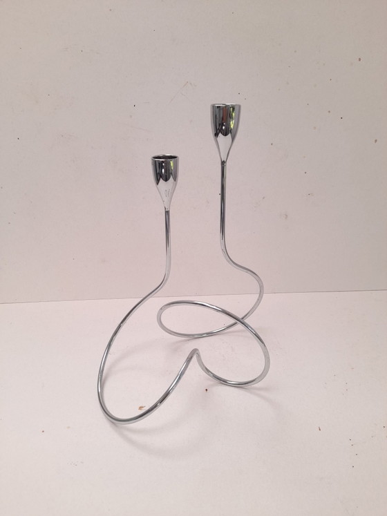 Verchromter Loop Kerzenhalter von Black+Blum – Metall (photo 4 of 5)