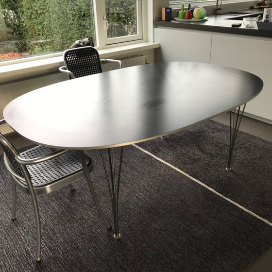 Image 1 of Table Fenix ​​laminée (noire) B613, Fritz Hansen, superellipse