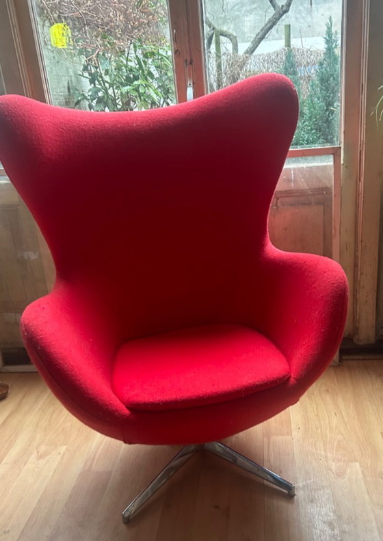 Image 1 of Réplica de la silla Red Egg