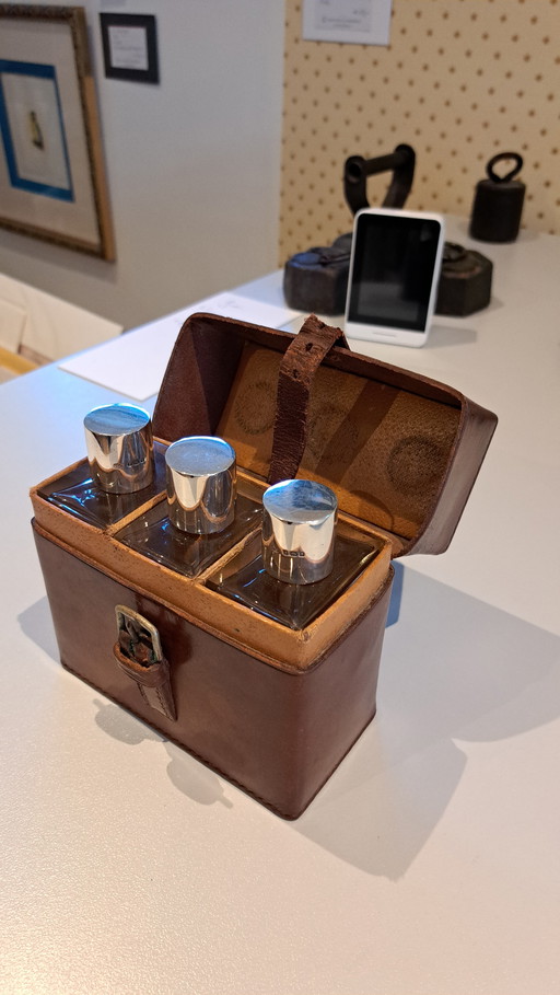 Set di bottiglie da viaggio Drew & Sons, ca. 1906