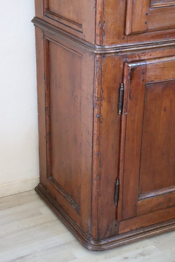 Image 1 of Raro armario antiguo en madera de álamo, Italia Mediados del siglo XVIII