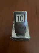 Calendario perpetuo da scrivania vintage in metallo – stile retrò/industriale