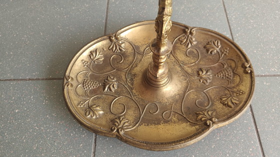 Image 1 of Soporte para paraguas de latón con decoración de serpiente