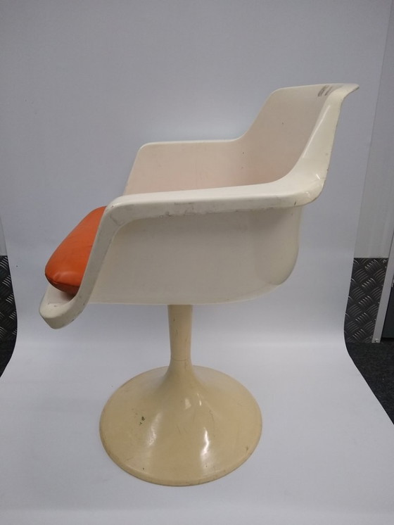 Image 1 of Chaise pivotante (tulipe) rare