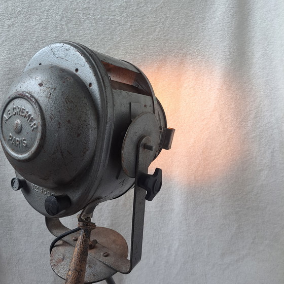 Image 1 of Lampe de théâtre vintage industrielle Cremer sur trépied - Paris