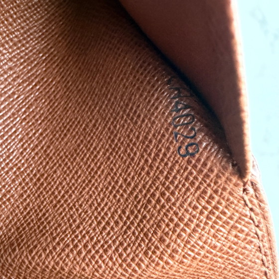 Portefeuille Louis Vuitton Monogram bi-fold – Portefeuilles & petite maroquinerie (photo 16 of 17)