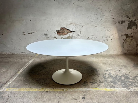 Image 1 of Beautiful Saarinen table by Knoll – 152 cm