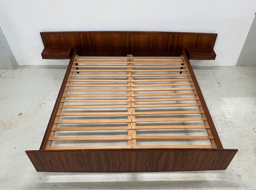 Cama flotante danesa de palisandro de Sannemans Møbelfabrik
