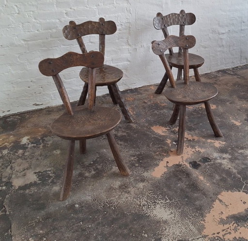 Set aus 4 brutalistischen französischen Landhausstühlen im Stil von Alexandre Noll, 1950er Jahre