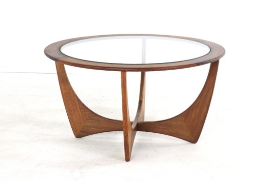 Image 1 of Tavolino rotondo G-Plan Astro con piano in vetro vintage a soffietto