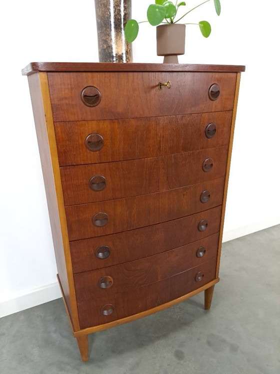 Image 1 of Cassettiera curva danese con 7 cassetti e maniglie rotonde