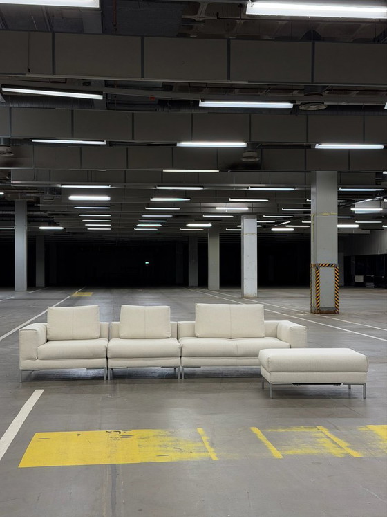 Image 1 of Design sur Stock Aikon Lounge