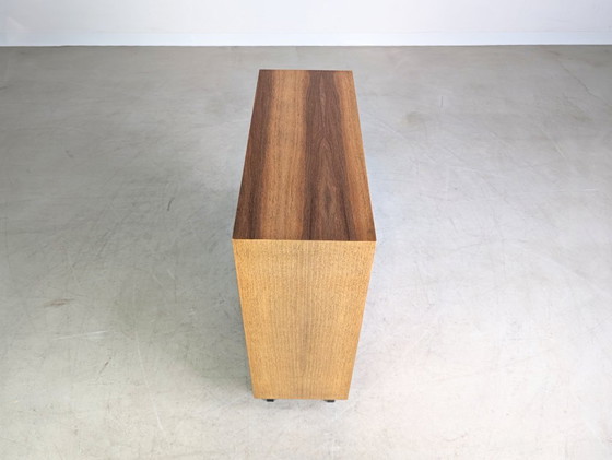 Image 1 of Credenza del Midcentury vetrina in noce credenza vintage 1960