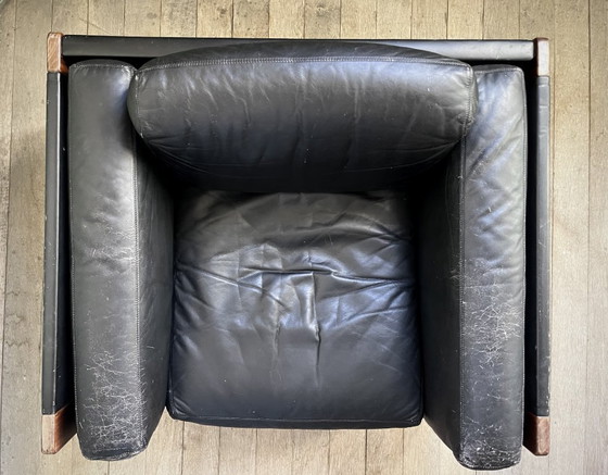 Image 1 of Gestoffeerde fauteuil 920 in hout en leer van Afra en Tobia Scarpa (jaren 70)