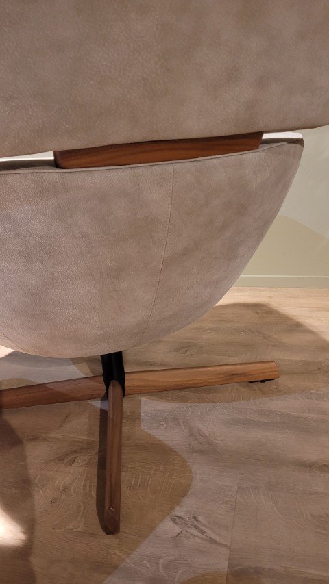 Image 1 of Sillón Montis & George con poef