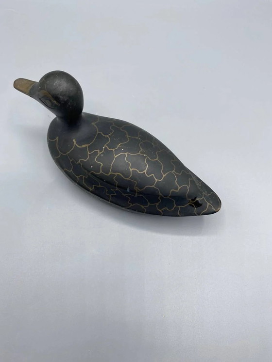 Antica scultura stilizzata di anatra in metallo patinato nero e oro. – Oggetti decorativi (photo 3 of 6)