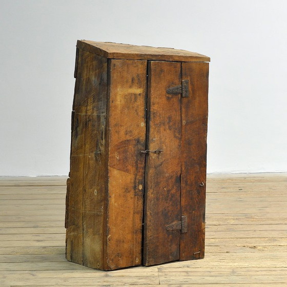Armoire en bois de style primitif, vers 1930 – Meubles de rangement, Iron, Wood (photo 3 of 13)