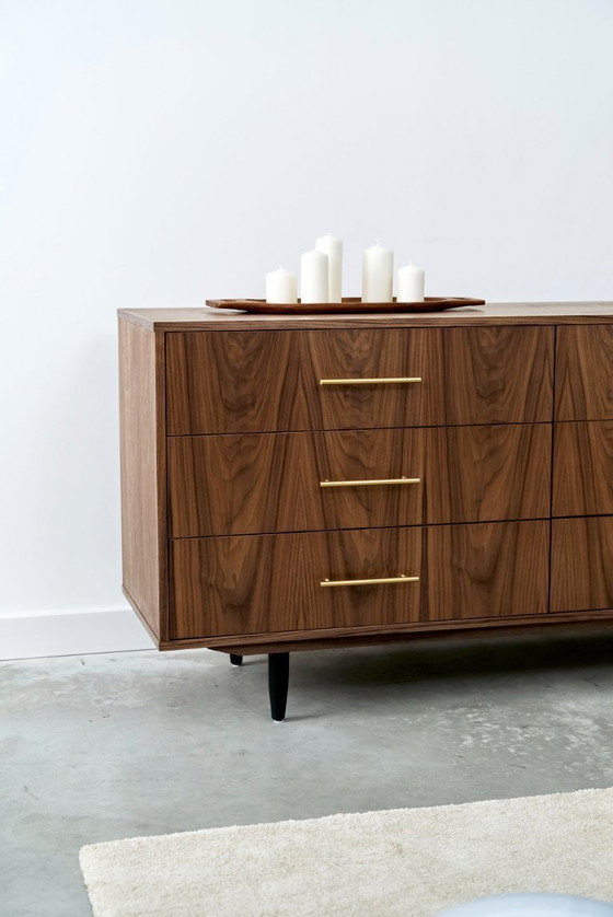 Image 1 of Aparador de nogal O-S13 seis cajones