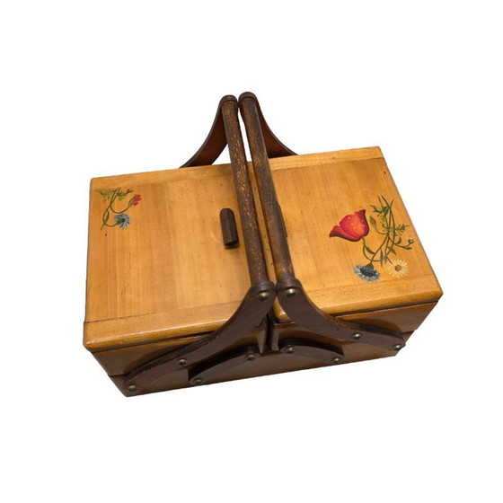 Image 1 of Trousse de couture portable française vintage, années 1960