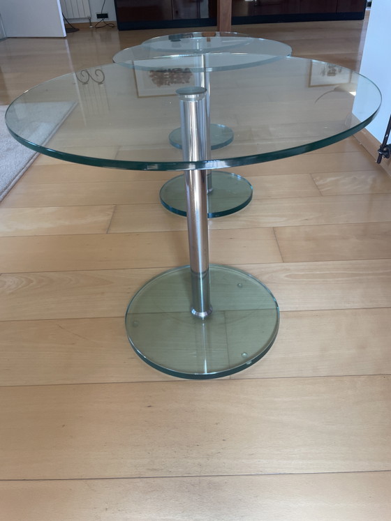 Trois tables rondes en verre design – Tables d'appoint, Glass, Metal (photo 4 of 5)