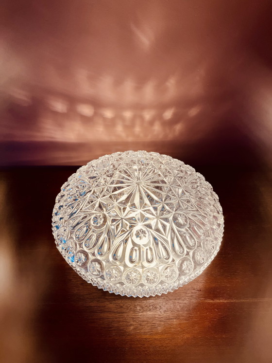 Image 1 of plafond de bulle des années soixante-dix