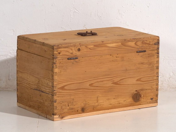 Antique storage chest (c.1920) #4 – Storage cabinet, Rustic (photo 38 of 40)