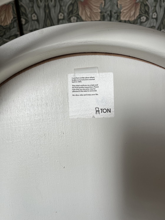 Image 1 of 2 Vintage Thonet stoelen – Model No. 204/ Vienna – Wit