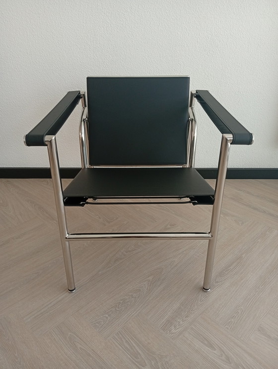 Image 1 of Replica in similpelle nera Le Corbusier Lc1