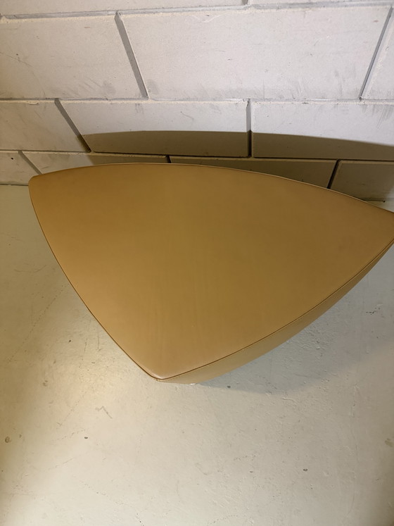 Image 1 of Leolux leren poef, bijzettafel, extra zitje. 
