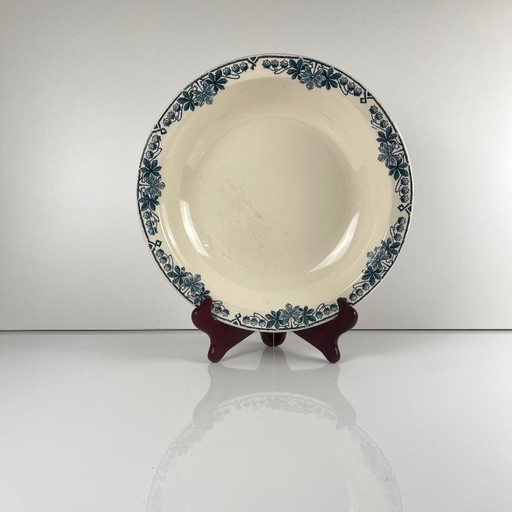 Ensaladera baja, modelo "Túnez", de Longwy, finales del siglo XIX.