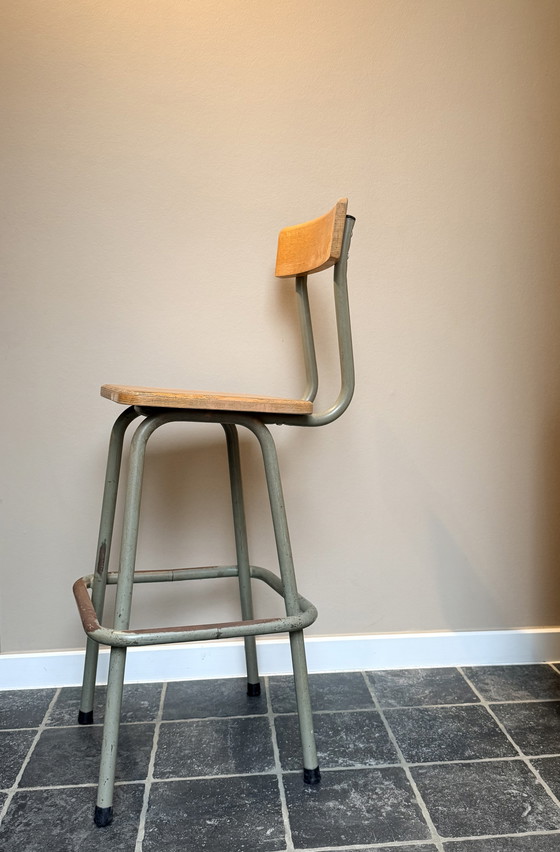 Image 1 of Laboratorio escolar stoelen