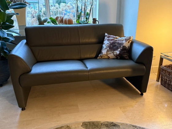 Image 1 of Schönes 2-Sitzer-Ledersofa Motel Mondi