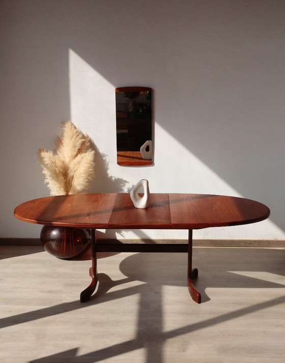 Image 1 of Oval teak dining table - 6 to 8 people - Fresco model - G Plan