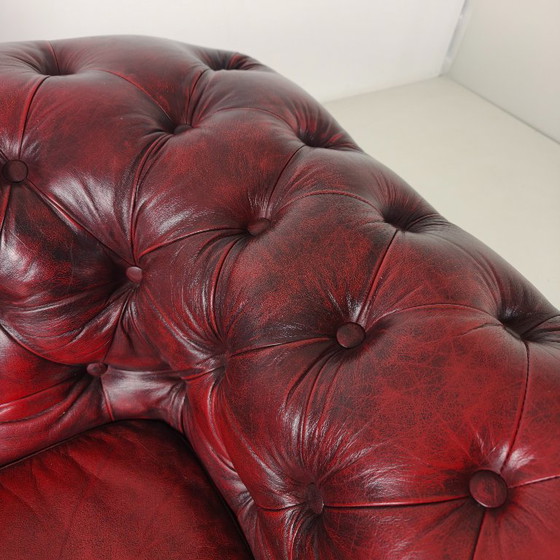 Red Chesterfield 2-Seater Sofa – Oxblood Leather – 2 seaters (photo 5 of 9)