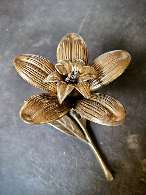 Vintage ashtray brass flower