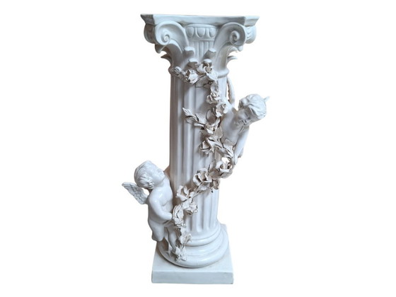 Image 1 of Elegante Säule mit Keramikengeln – Neobarockstil (1980er Jahre)